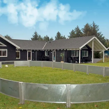 Eight-bedroom Holiday In 1 Dom wakacyjny Blåvand