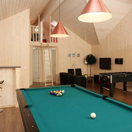 Eight-bedroom Holiday In 1 Dom wakacyjny *