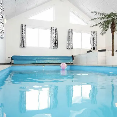 Dom wakacyjny Eight-bedroom Holiday In 1